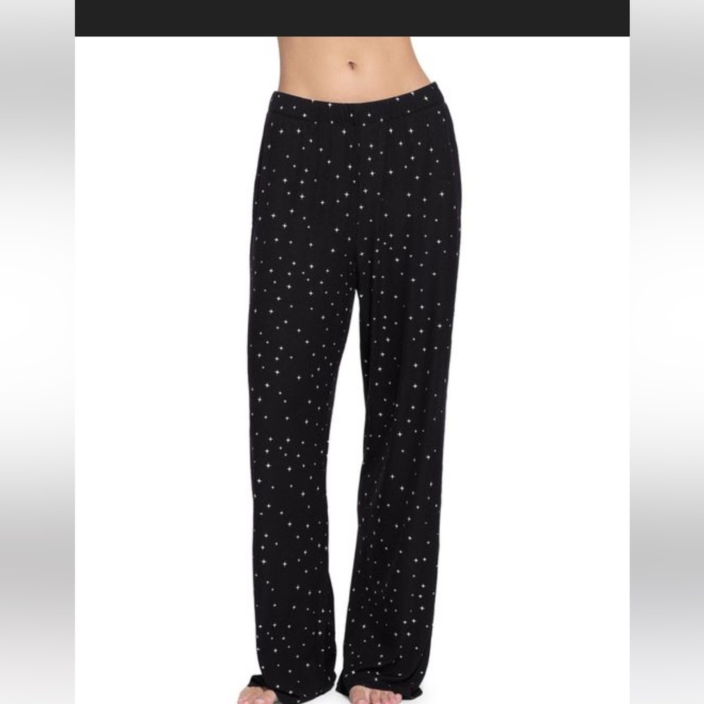 SKIMS starry print loungers.